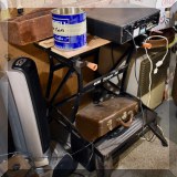 T01. Black & Decker Workmate 200 work bench.